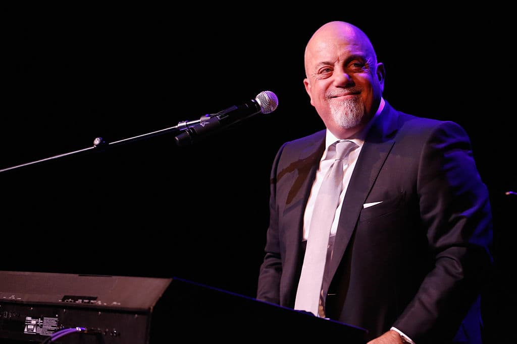 Billy Joel tiene un ingreso promedio de $4,997,814 dólares y el boleto, en promedio, tiene un costo de $129.21 dólares.