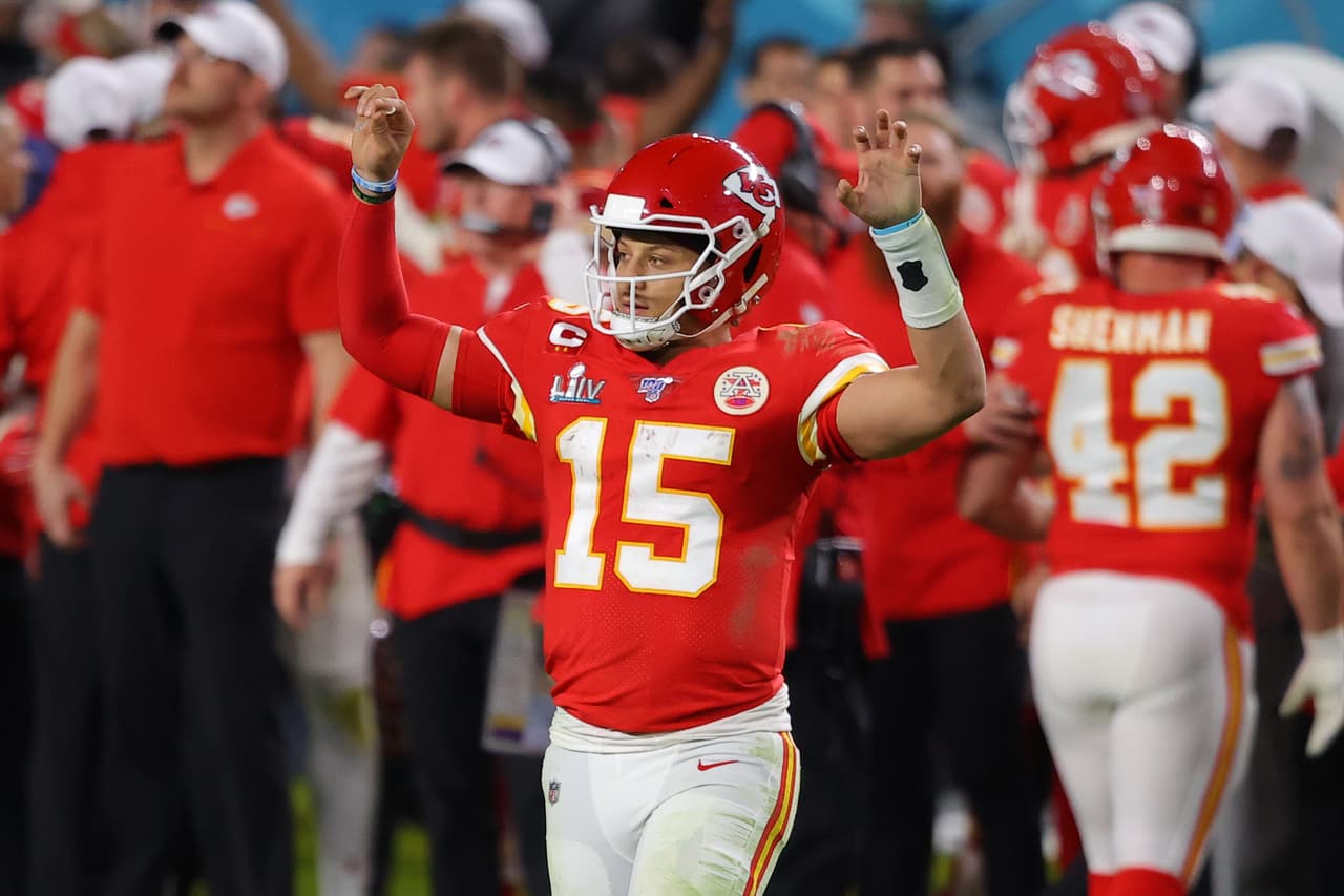 Así se presentó el festejo de los Chiefs desde los minutos finales del partido, hasta el clásico baño al head coach, Andy Reid y también la celebración con el Vince Lobardi.