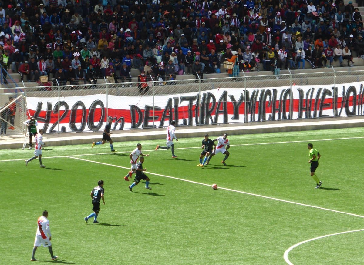 El partido terminó de disputarse con el cuarto árbitro como central y finalmente ganó Always Ready por 5-0 al Oriente Petrolero.
