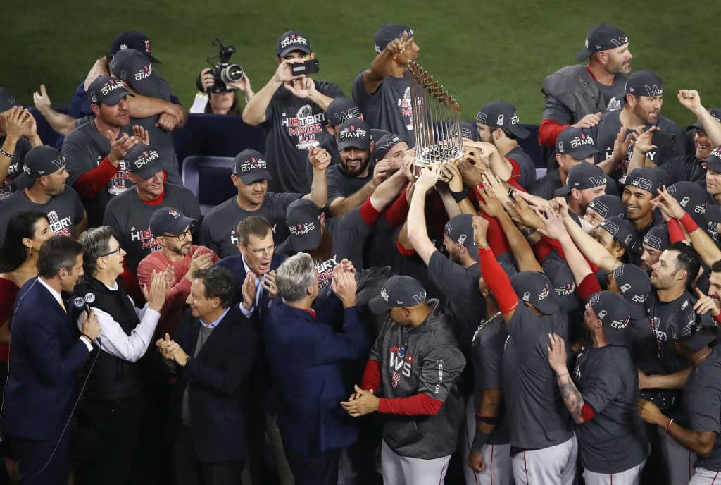 Los festejos estaban a tope en el terreno de juego tras una larga, tensa, demandate pero gratificante y emocionante campaña para los Red Sox.