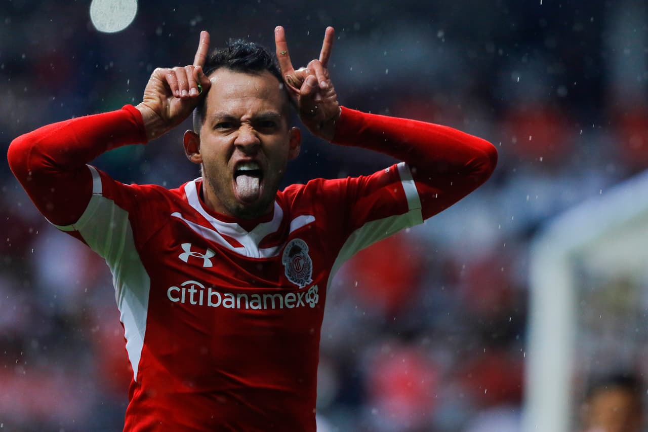 <b>Rodrigo Salinas</b>. El único jugador de Toluca en disputar todos los partidos y consumir los 1530 minutos esta temporada. El defensor anotó dos goles y es una garantía en la zaga choricera.