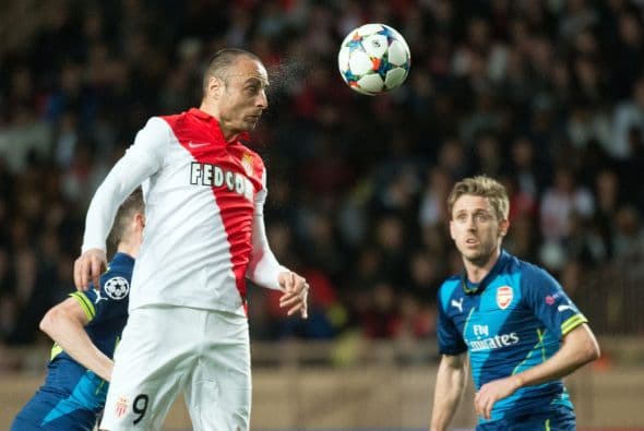 Mónaco intentaría reaccionar aguantando en defensa aprovechando la necesidad del Arsenal combinado con un contragolpe efectivo, el cual nunca llego.