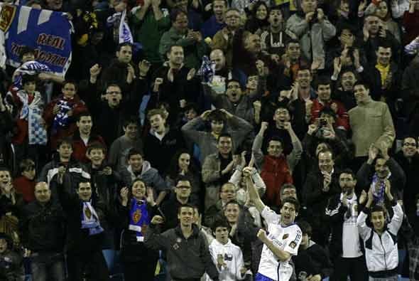 La afición del Zaragoza festejó este importante triunfo que les hace soñar con la permanencia en primera.