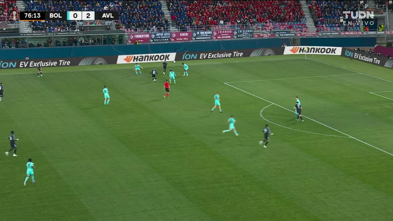 ¡TIRO ATAJADO! disparo por Morgan Rogers.