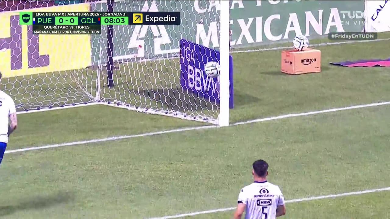 ¡El Puebla se salva de milagro de un autogol! Locura en el área