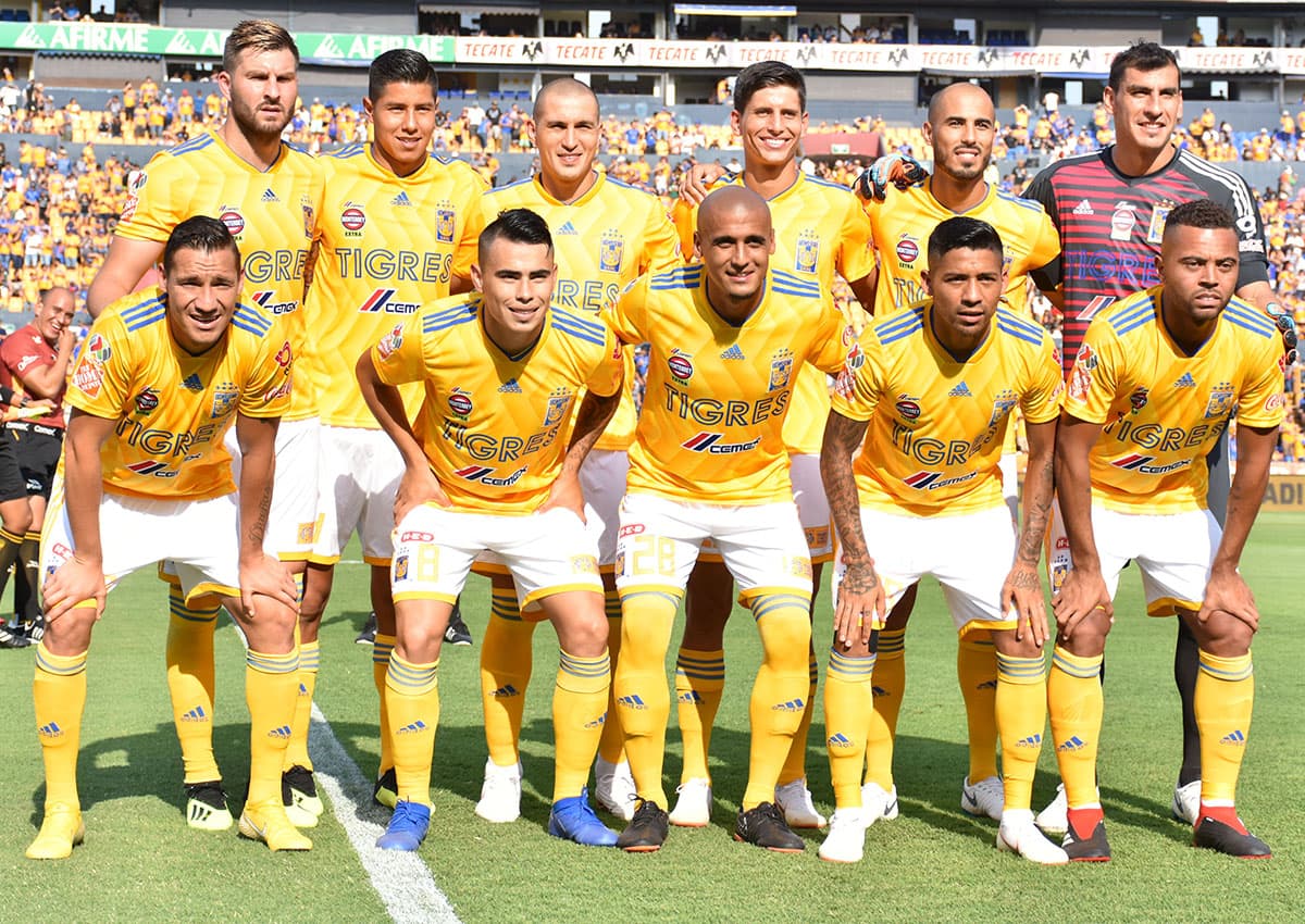 Al equipo que dirige el 'Tuca' Ferreti le luce la playera con cualquier combinación. 
<a href="http://www.univisiondeportesfanshop.com" target="_blank">univisiondeportesfanshop.com</a>