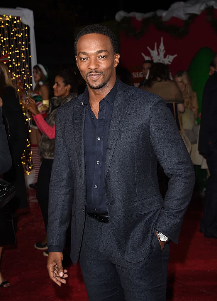 Un mes después, ‘Solos’ hará su aparición en Latinoamérica a partir del 25 de junio.
<br>