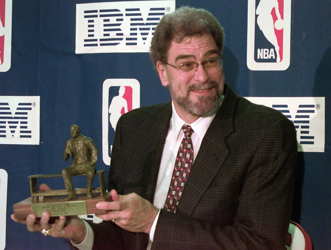 Su único título como el mejor entrenador de la NBA lo conisguió en la temporada 1995-96, cuando los Chicago Bulls ganaron 72 juegos en temporada regular y tambien su cuarto anillo con la franquicia.