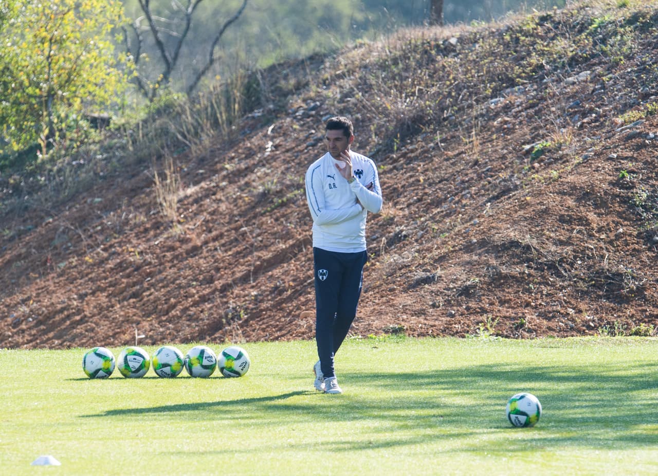 El uruguayo Diego Alonso quiere llevar a Monterrey al anhelado título de la Liga MX y por eso, tras la goleada que tienen al equipo como líder del Clausura 2019, por lo que ajusta cada vez más detalles.