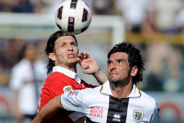 Asimismo, Parma y Bari tenían un choque de conjuntos que pelean el descenso.
