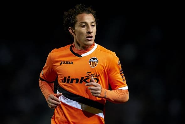 Pese a contar con amplia experiencia en el fútbol europeo, Andrés Guardado tuvo que esperar a jugar la Champions League con el Valencia en la temporada 2012-2013.