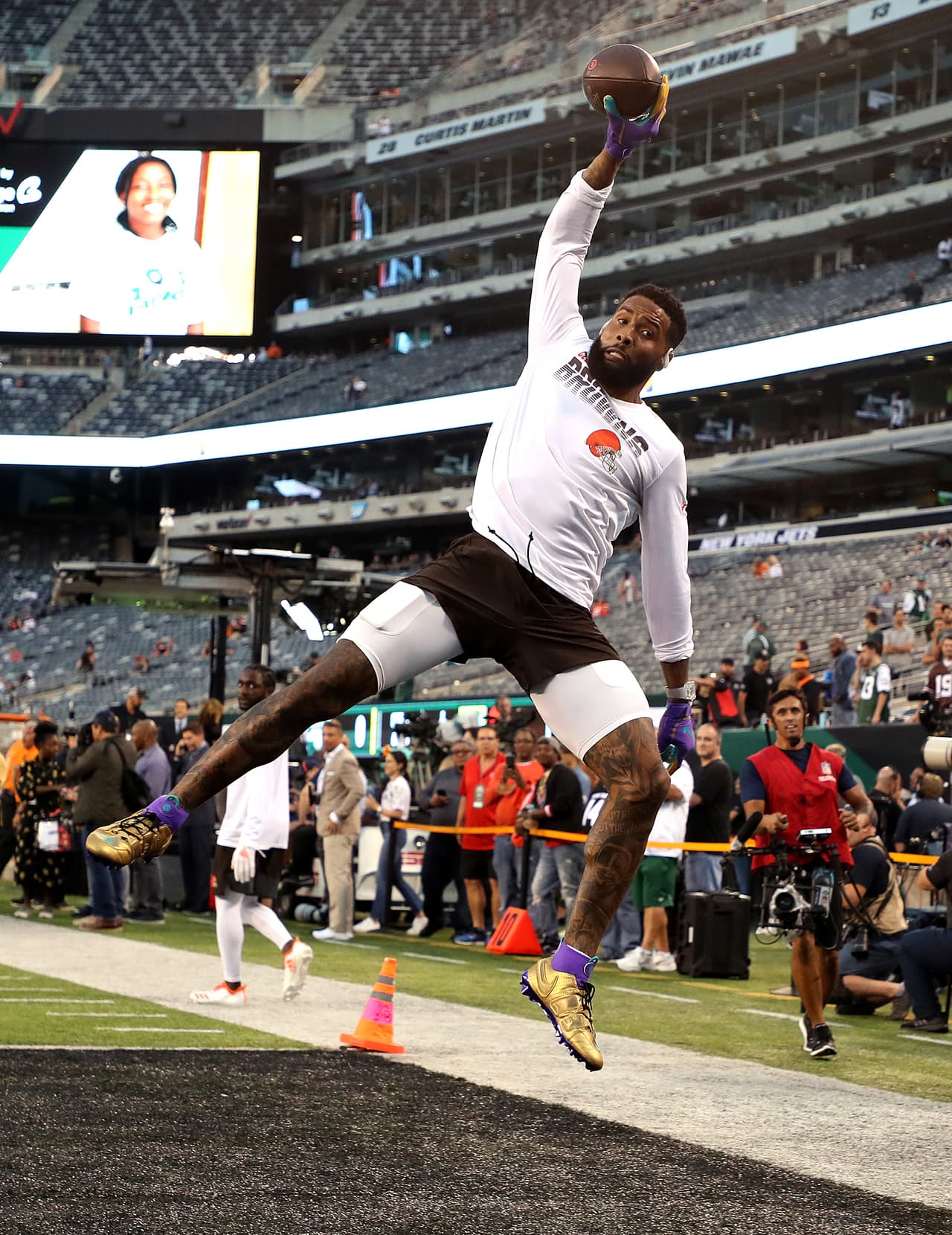 Practicó en diversas ocasiones atrapadas a una mano.