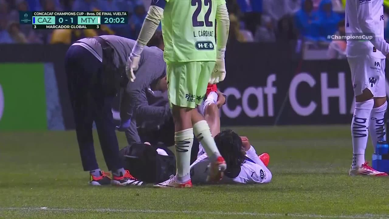 ¡La lesión de Alonso Aceves que lo hace abandonar en camilla y entre lágrimas!