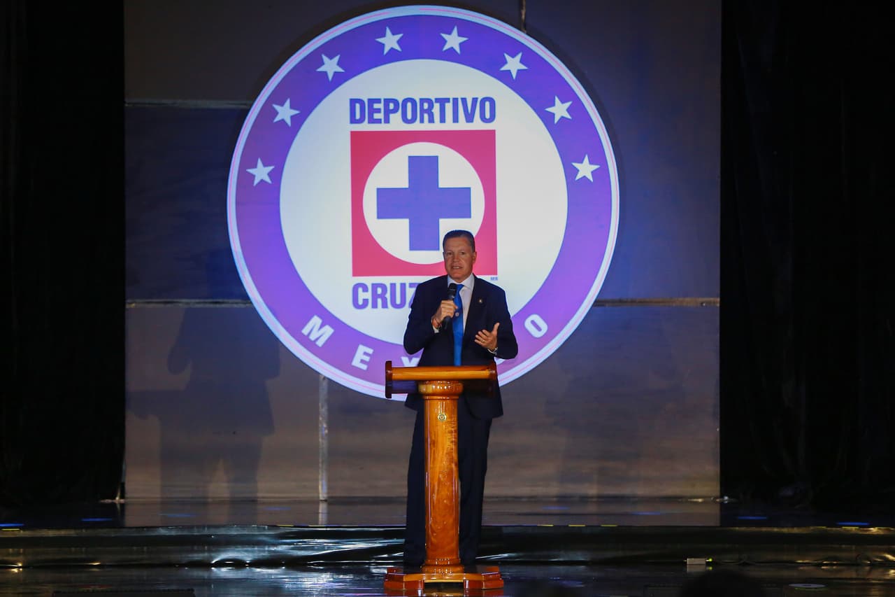 También estuvo Ricardo Peláez, director deportivo de Cruz Azul y Guillermo Álvarez, presidente de la Máquina.