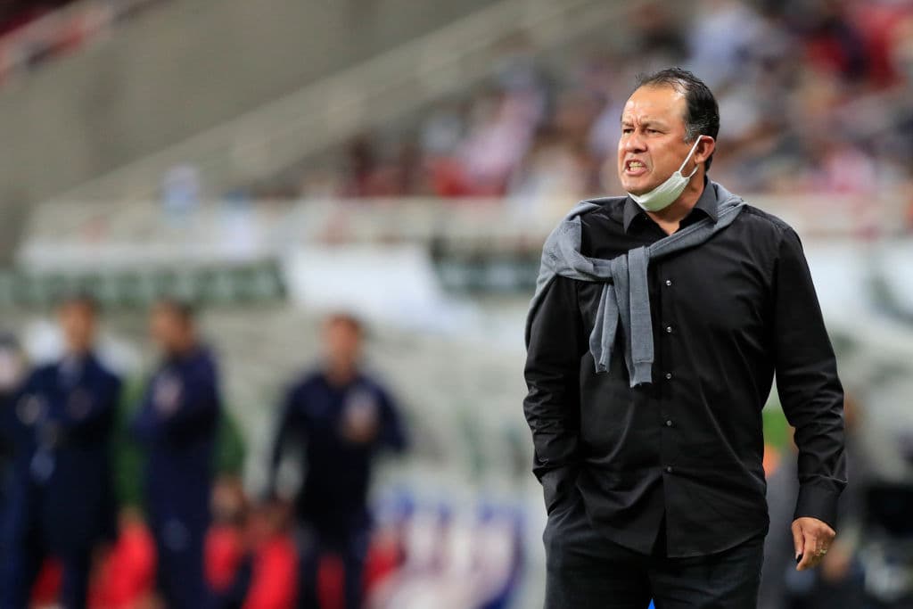 Juan Reynoso exige mejores canchas en la Liga BBVA MX