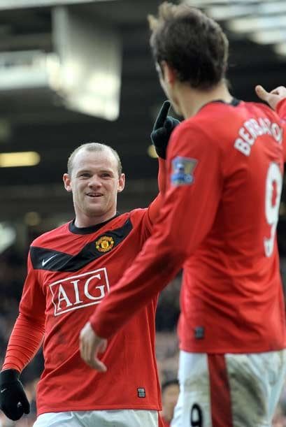 El bulgaro Dimitar Berbatov consiguió otro. El 'Man-U' ganó 3-0 y recuperó el liderato de la Premier.