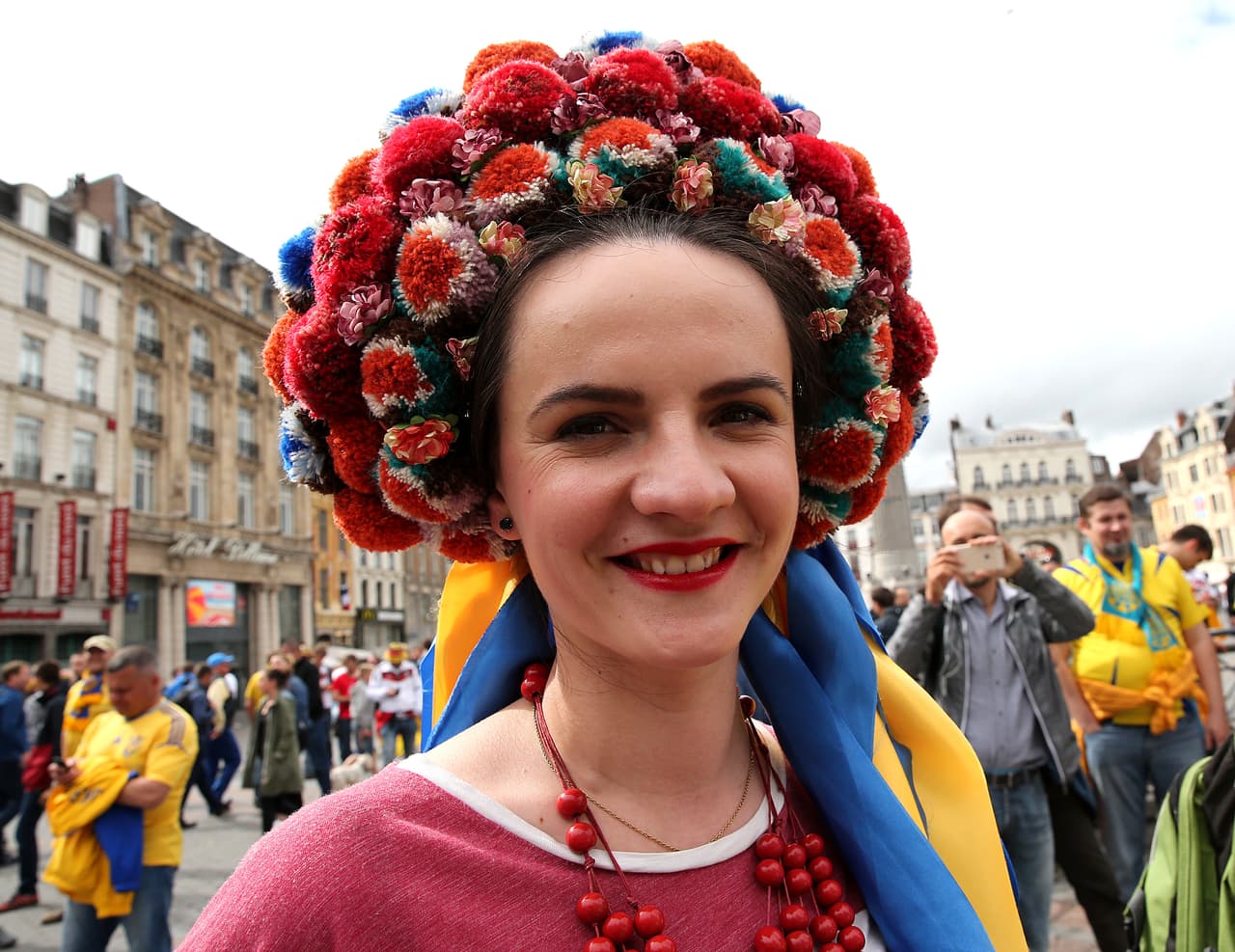 Estos hermosos adornos en la cabeza, clásicos de Ucrania.