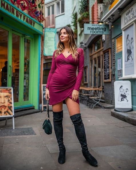 No ha pasado ni un mes y ya Sarah Kohan presume de su 'pancita'.