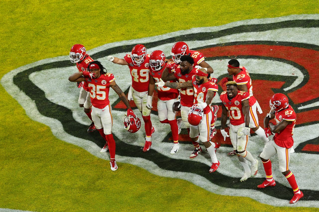 Así se gestó la heróica victoria de los Chiefs en el Super Bowl LIV tras anotar 21 puntos sin respuesta en el último cuarto para obtener su segundo título de Super Bowl en la historia de la franquicia. Los 49ers se quedan en la orilla y la espera sigue luego del último Vince Lombardi en 1995.