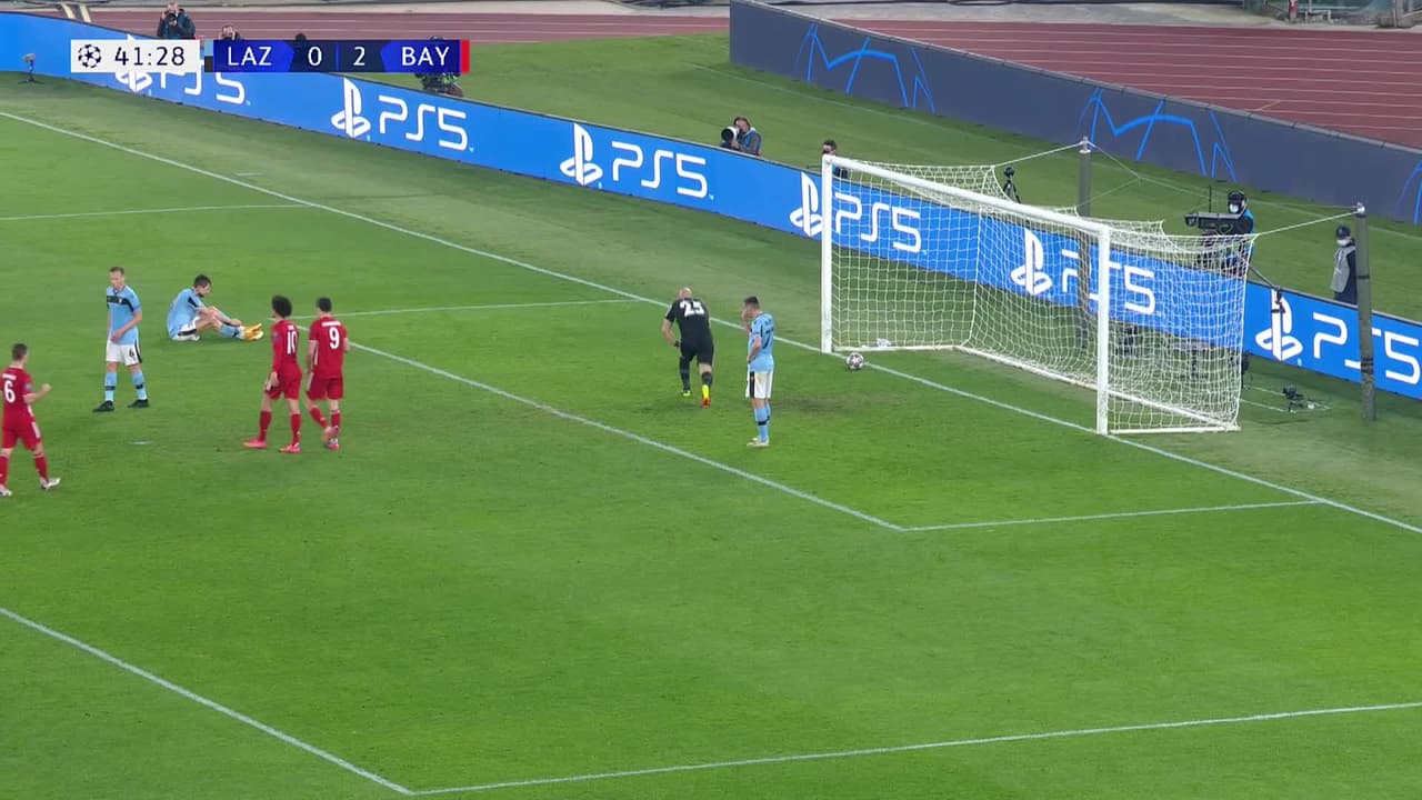 ¡GOL!  anota para FC Bayern München. Leroy Sané