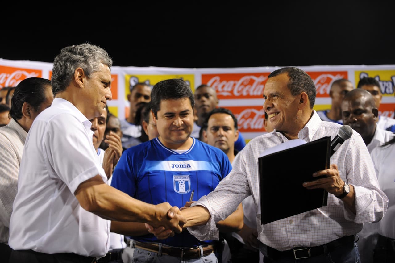 Para Sudáfrica 2010, el único entrenador colombiano que hizo presencia fue Reinaldo Rueda, quien se estrenaba como seleccionador de Honduras.