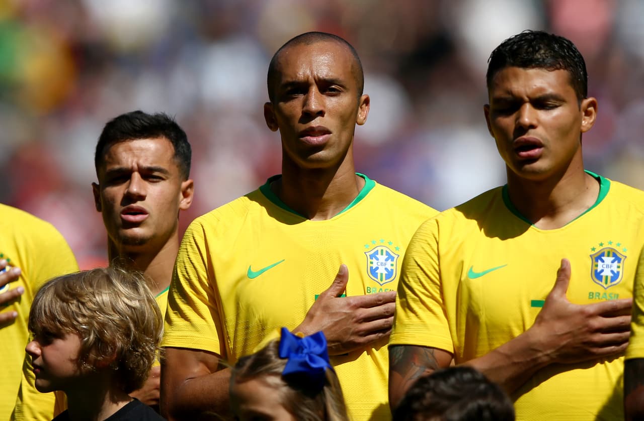 Miranda: El brasileño fue víctima del karma, pues al intentar engañar al árbitro fingiendo una falta, permitió que el delantero suizo Zuber rematara sólo de cabeza y empatara el juego 1-1