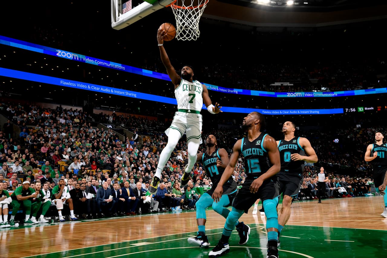 Hornets 94-126 Celtics: los de Boston sumaron su triunfo número 32 de la temporada el cual los mantiene en zona de playoffs con comodidad. Jaylen Brown firmó una noche de 24 puntos, 10 rebotes y dos asistencias, siendo el mejor en el TD Garden.