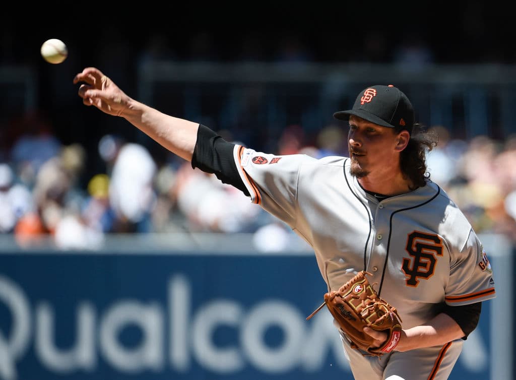 Jeff Samardzija fue el encargado de abrir por los San Francisco Giants y aunque lanzó por espacio de cinco entradas, permitiendo tres imparables y una carrera sucia, salió sin decisión. Cargó con el revés Nick Vincent en labor de relevo (0-1).