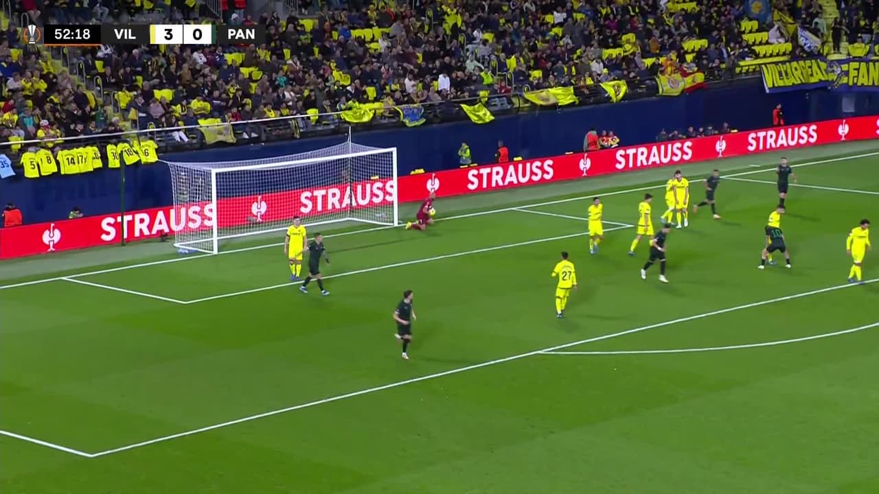 ¡TIRO ATAJADO! disparo por Andraz Sporar.