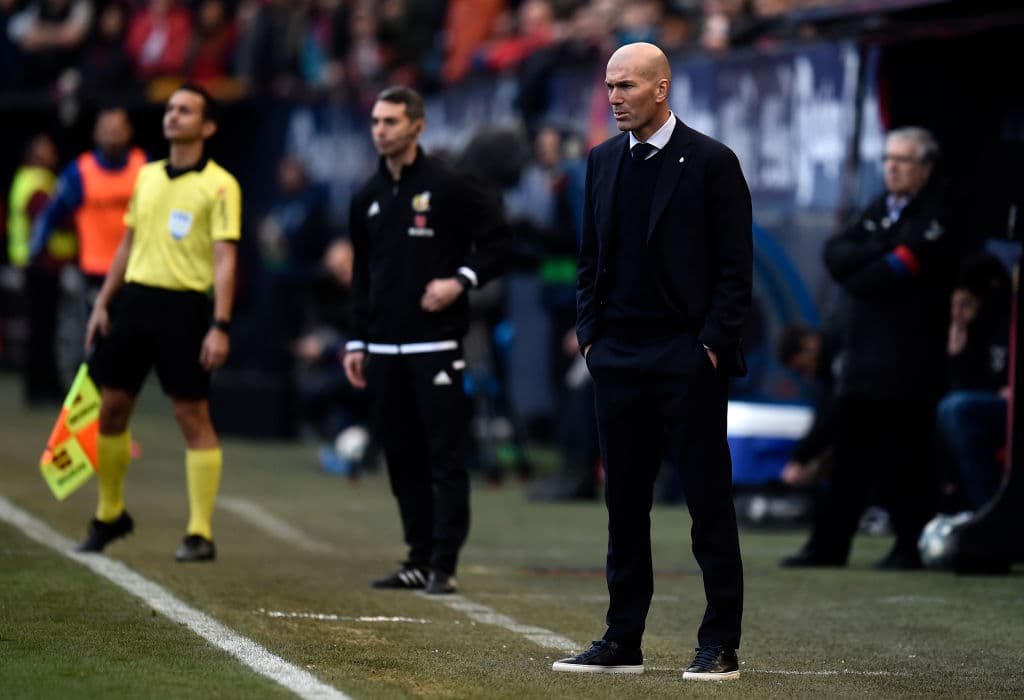 Isco, Sergio Ramos, Lucas Vázques y Jovic dieron la victoria al Real Madrid sobre el Osasuna 4-1. Un acto que llamó la atención fueron las carteras que los fanáticos del Osasuna aventaron al campo como protesta hacia la directiva del club.