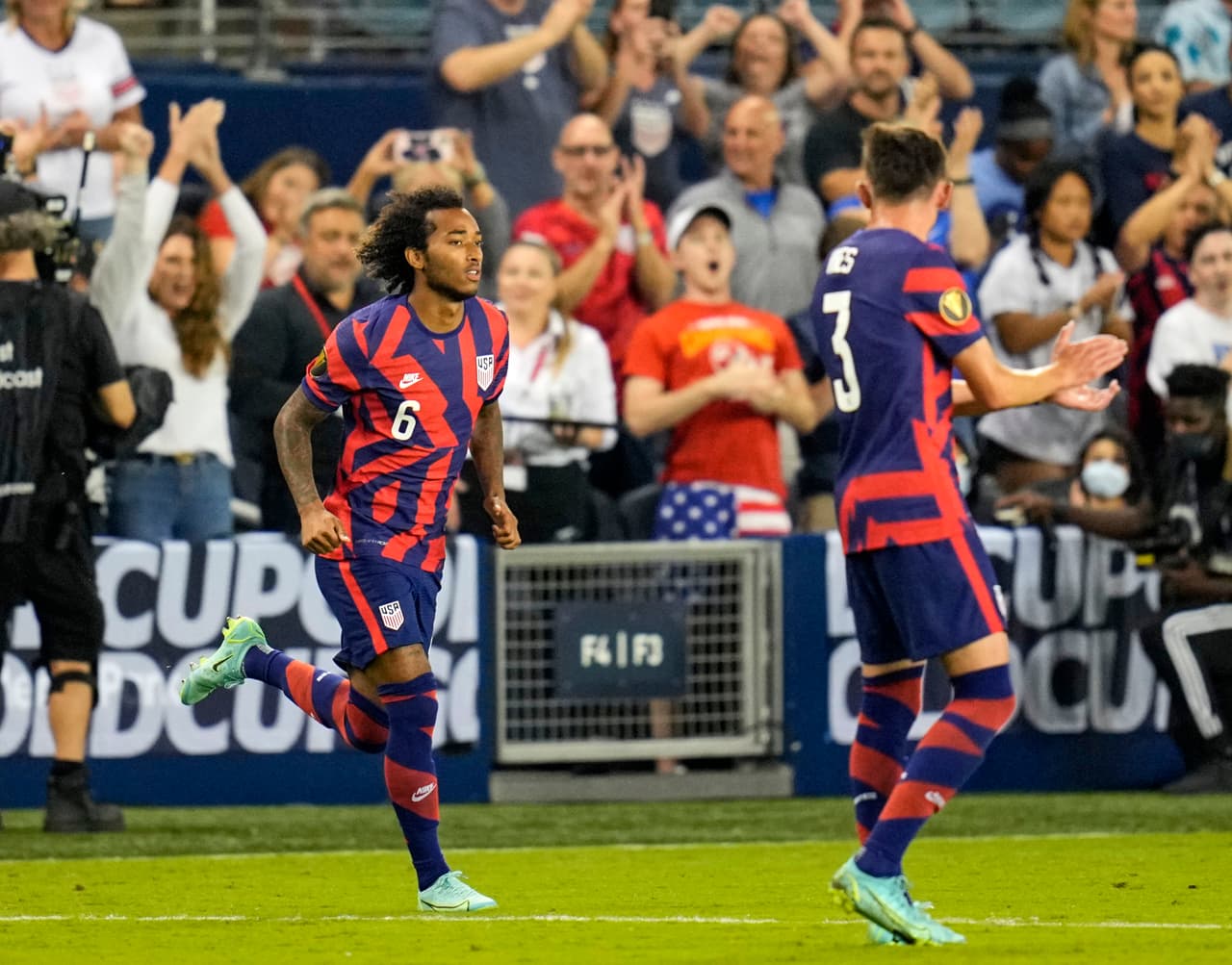 Entró en el segundo tiempo y fue una de las figuras del partido: Gianluca Busio, de Sporting Kansas City.
<br>