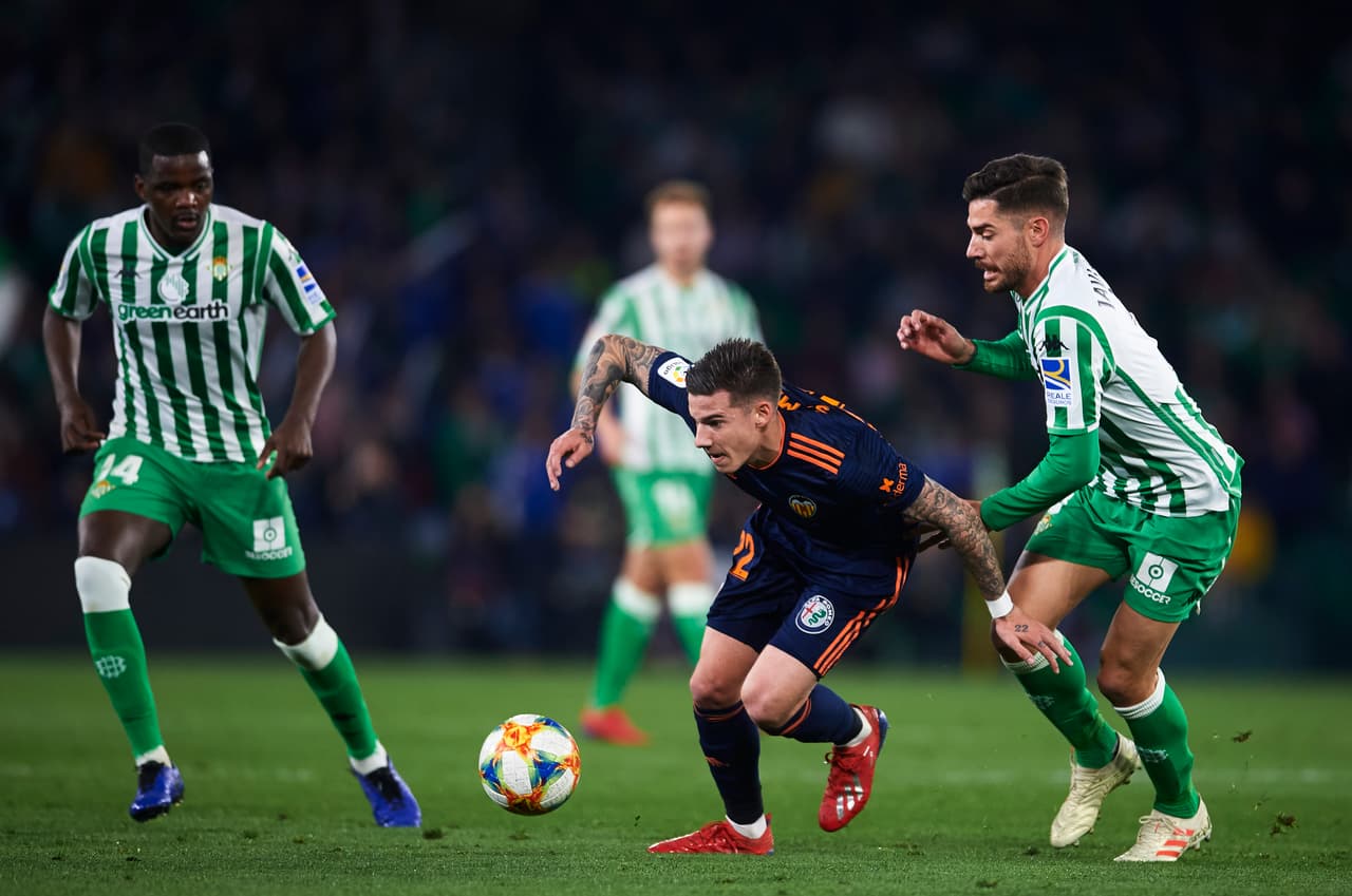 A pesar de los cambios, el local mantuvo el control del juego y el dominio del balón, una constante en su estilo.