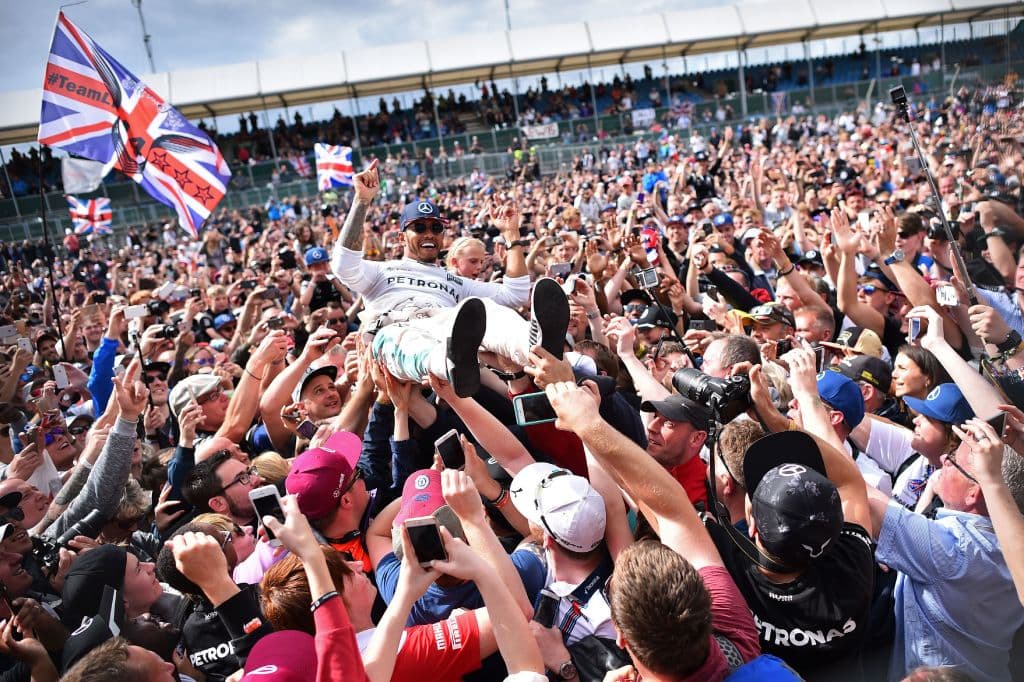 Sergio Pérez no correrá este año en Silverstone luego de haber dado positivo en la prueba de coronavirus.