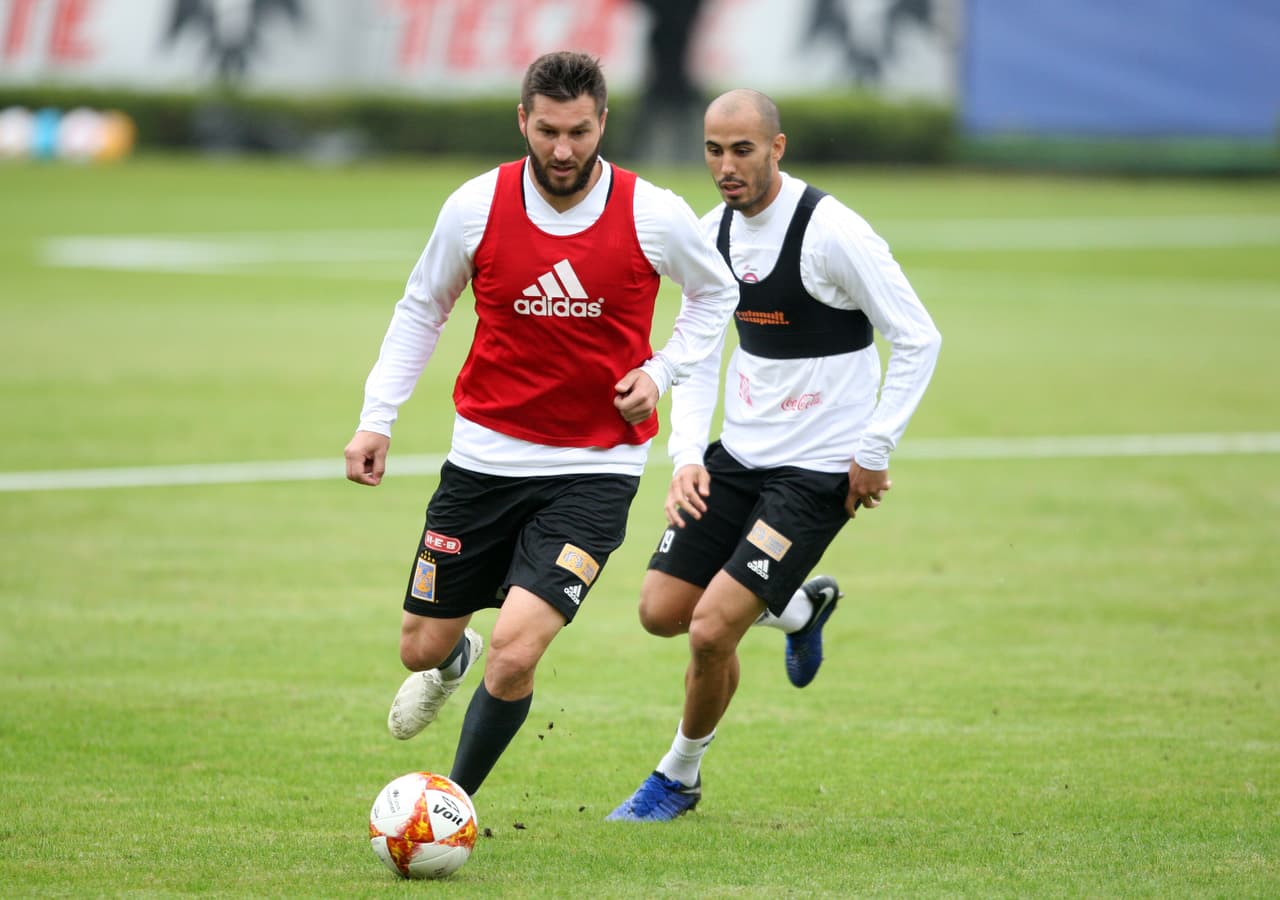 Sin embargo, no solo es su personalidad sino su capacidad futbolística la que lo hace sobresalir en el fútbol mexicano, donde ha puesto el nivel muy alto para cualquier extranjero.