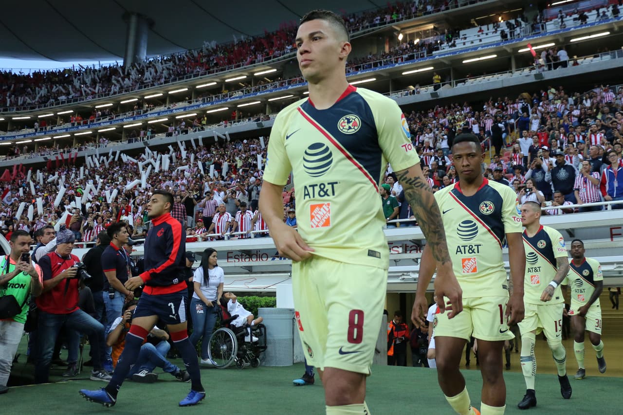 América y Chivas dispusieron de sus mejores nóminas para una edición más del Clásico Nacional.