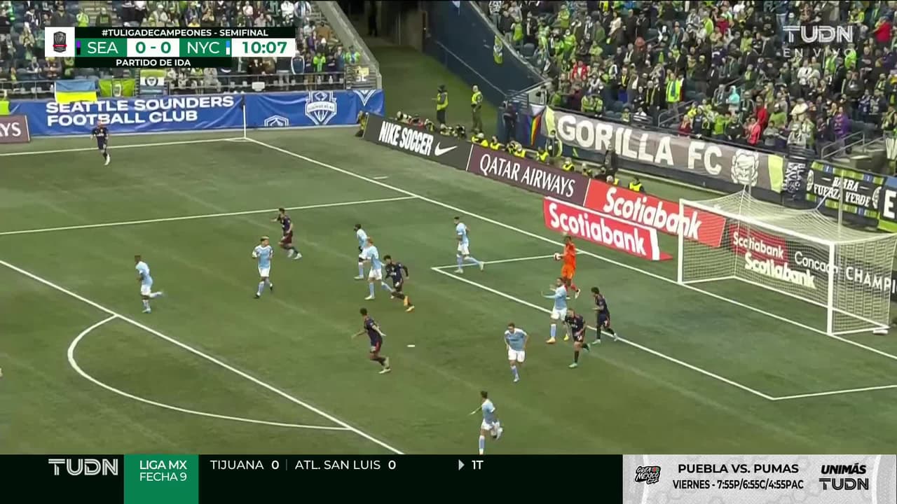 ¡TIRO ATAJADO! disparo por Xavier Arreaga.