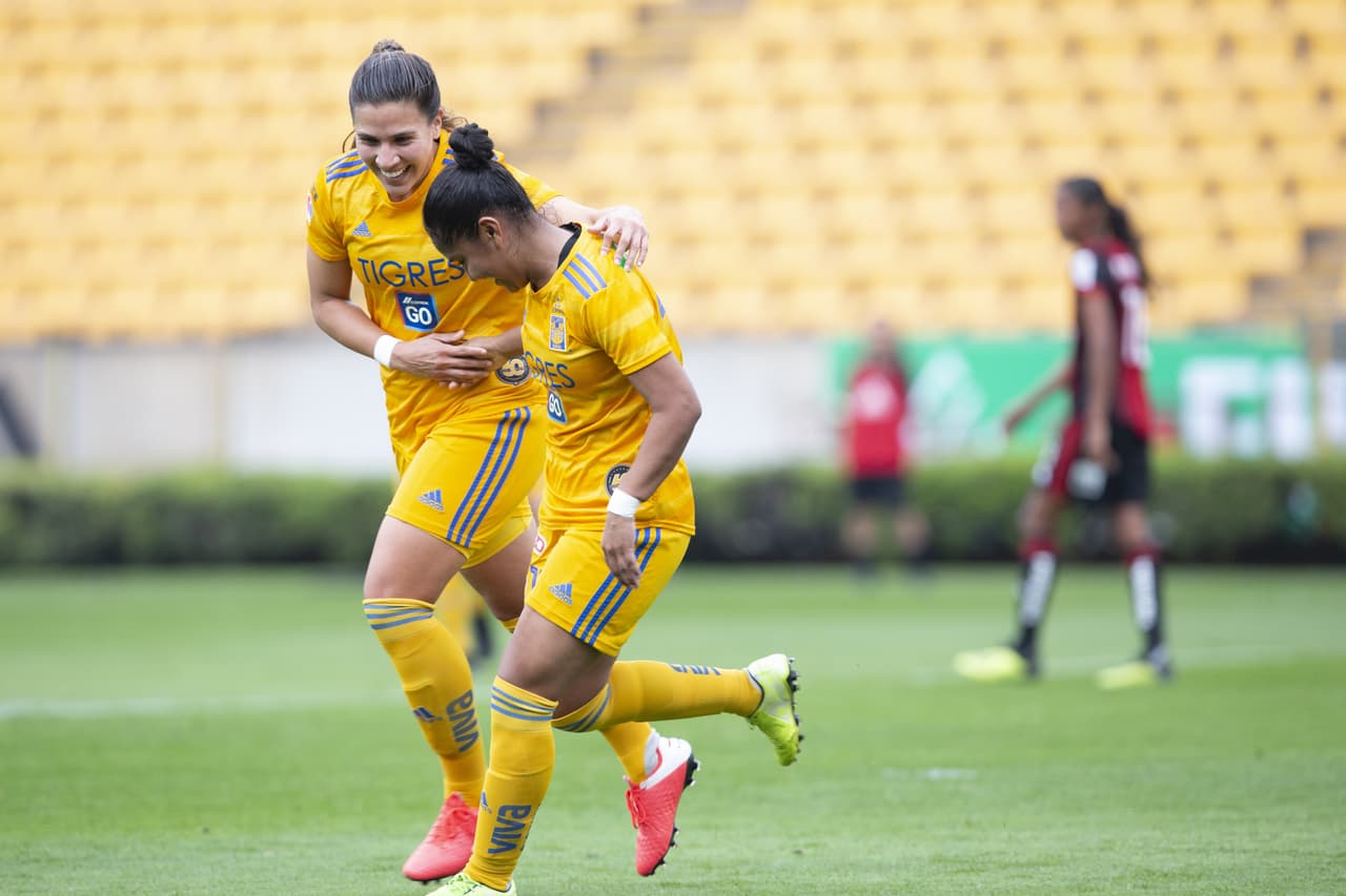 Con goles de Belén Cruz y Miah Zuazua, 'las Felinas' ganan 2-0 al Atlas y llegan a 10 puntos. El equipo femenil de Tigres sigue en ascenso en la Liga MX Femenil.