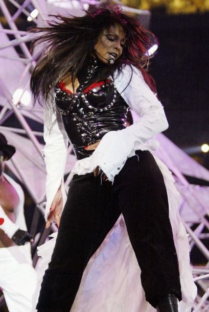 Sin duda, una actuación inolvidable fue la de Janet Jackson en el Super Bowl XXXVIII, que se llevó a cabo en Houston, Texas.