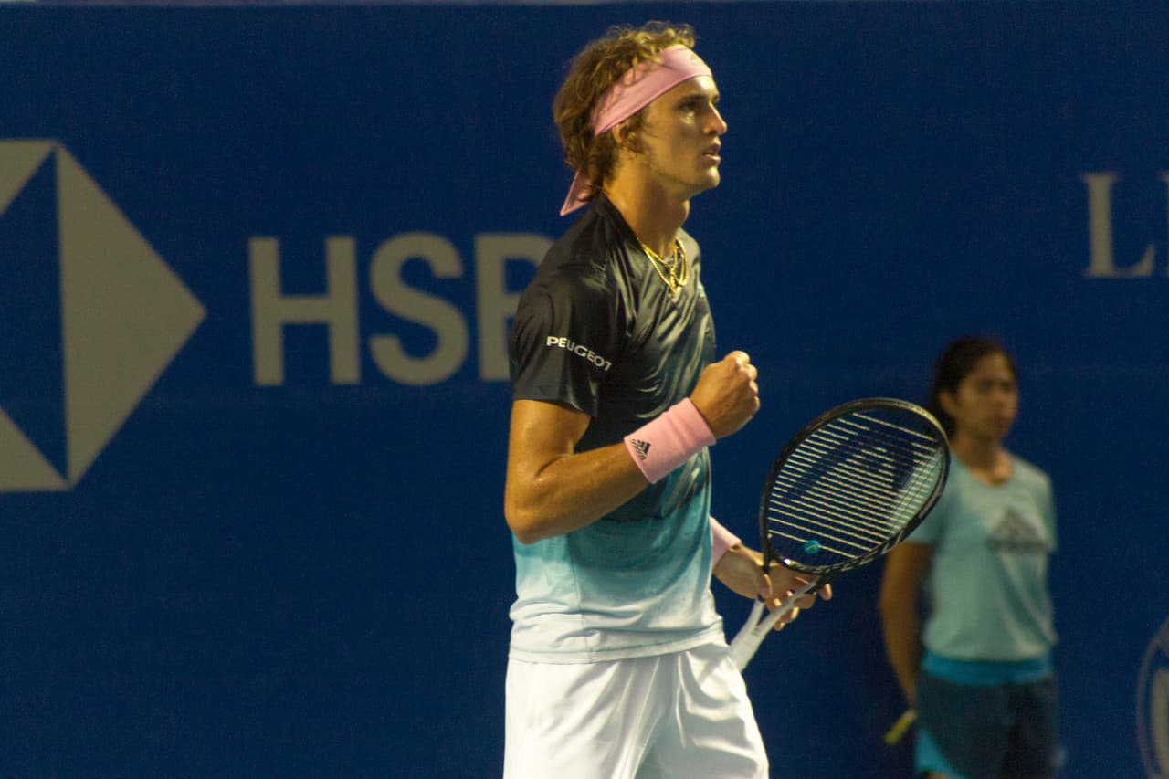 Pero Zverev fue mucha pieza y terminó superando al australiano por idénticos parciales de 6-3 y 6-3 para avanzar a Octavos de Final.