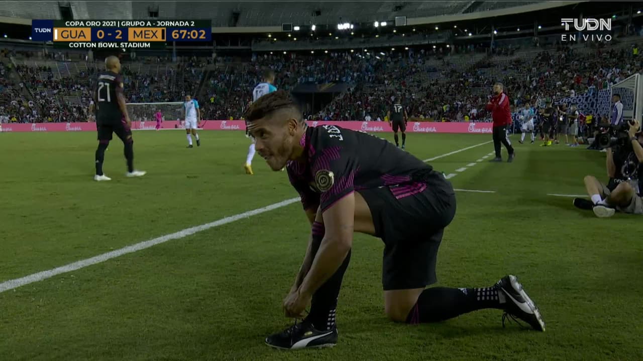 ¡TIRO ATAJADO! disparo por Héctor Herrera.