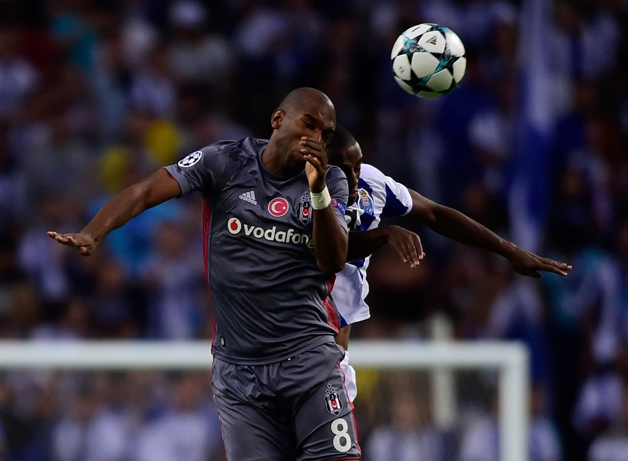 Besiktas supo sostener la arremetida de los locales aunque no duraría mucho esa ventaja