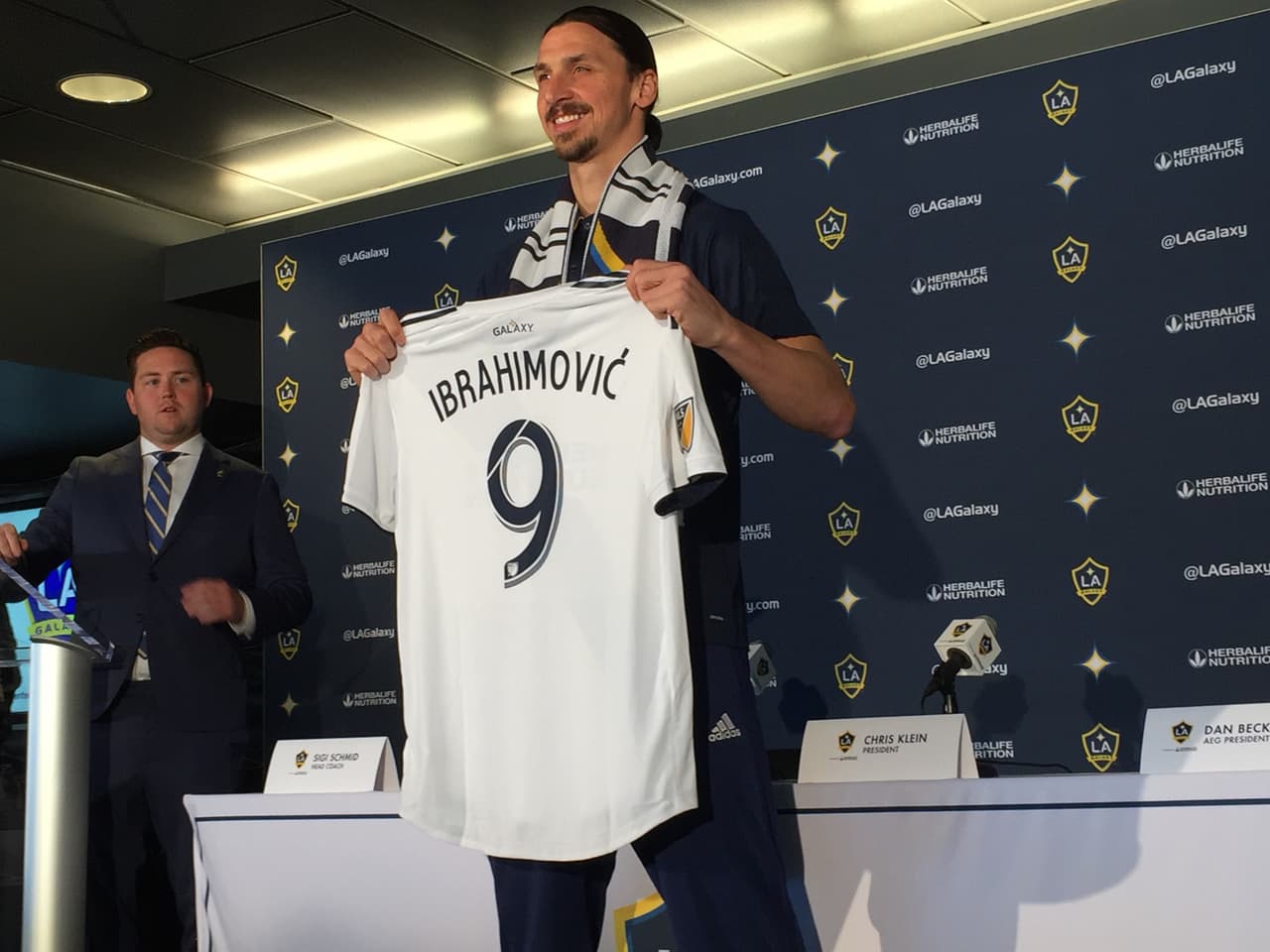 En fotos: Así fue la presentación de Zlatan Ibrahimovic con el LA Galaxy