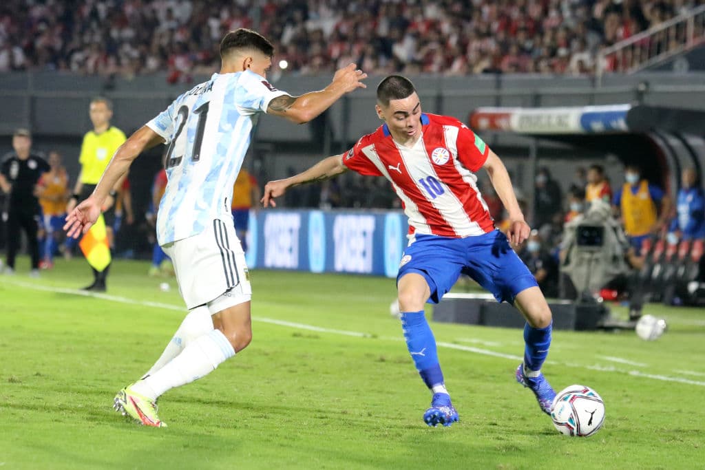 Argentina no logra batir las redes paraguayas y se conforman con el empate 0-0.