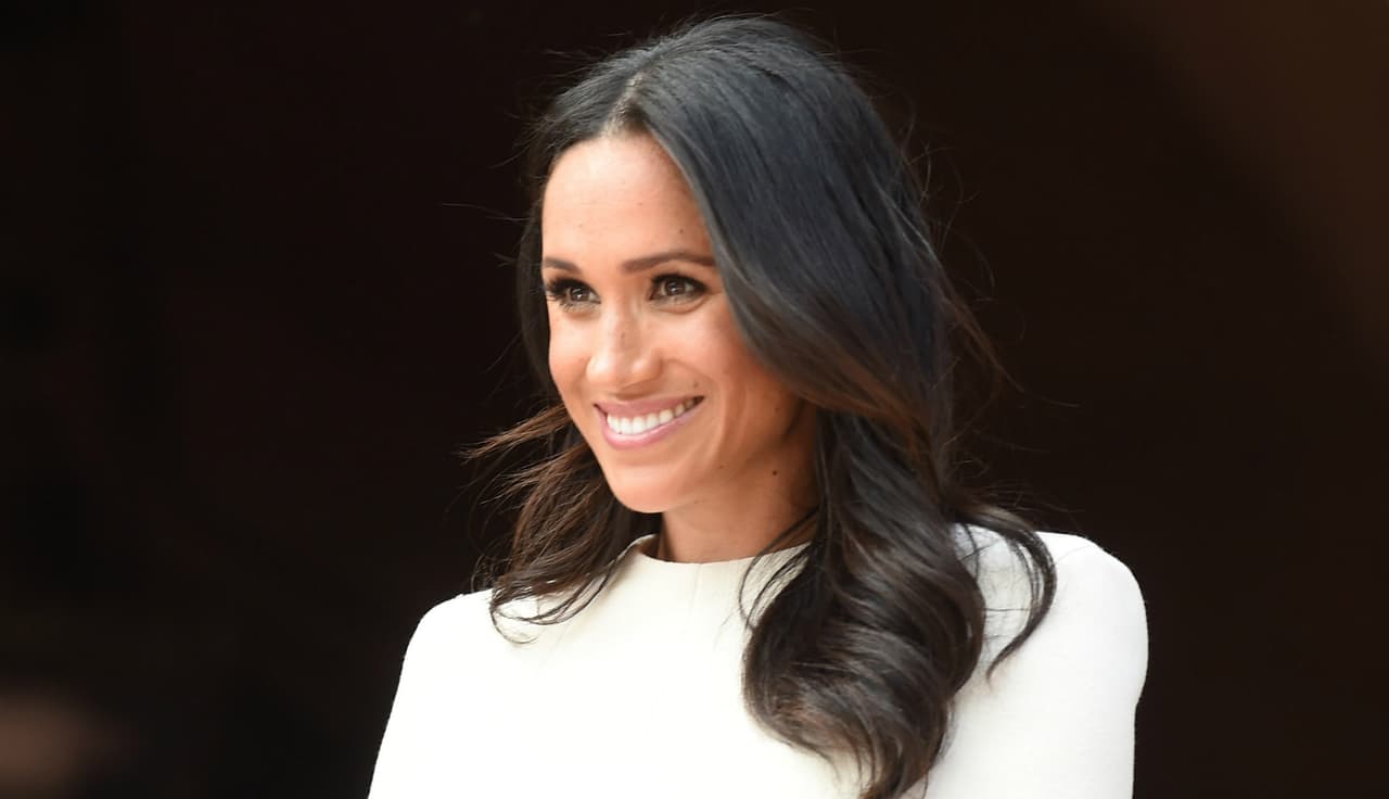 Usar un saco como mini vestido es el nuevo trend y estas famosas lo llevaron de la forma más elegante