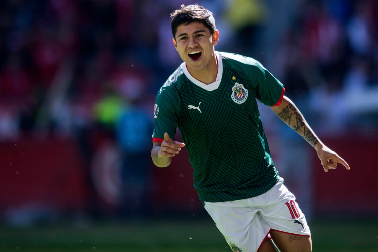 Javier Eduardo López fue quien igualó el marcador para las Chivas. La anotación cayó al minuto siete de la segunda mitad.