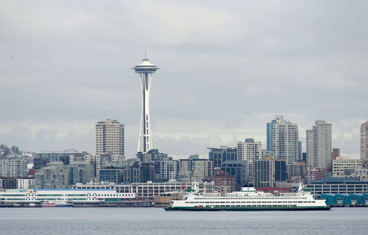 Seattle es el principal centro económico del estado de Washington y es uno de los principales puertos de los Estados Unidos. La ciudad es un semillero de empresas de alta tecnología.