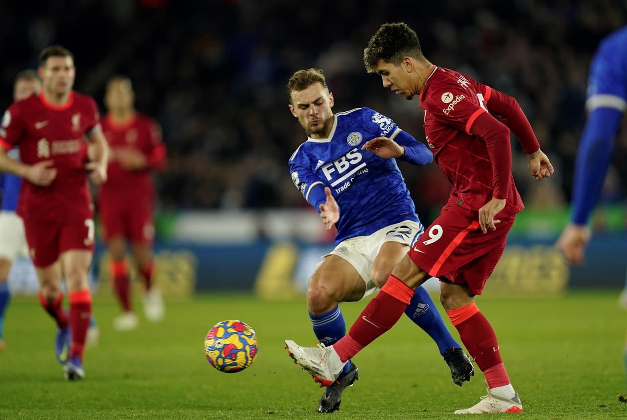 Con gol de Ademola Lookman al 59', Leicester City se impone al Liverpool durante la fecha 20 de la Premier League. Salah tuvo dos oportunidades de convertir pero las dejó ir; los 'Reds' van seis puntos abajos del Manchester City en la tabla.