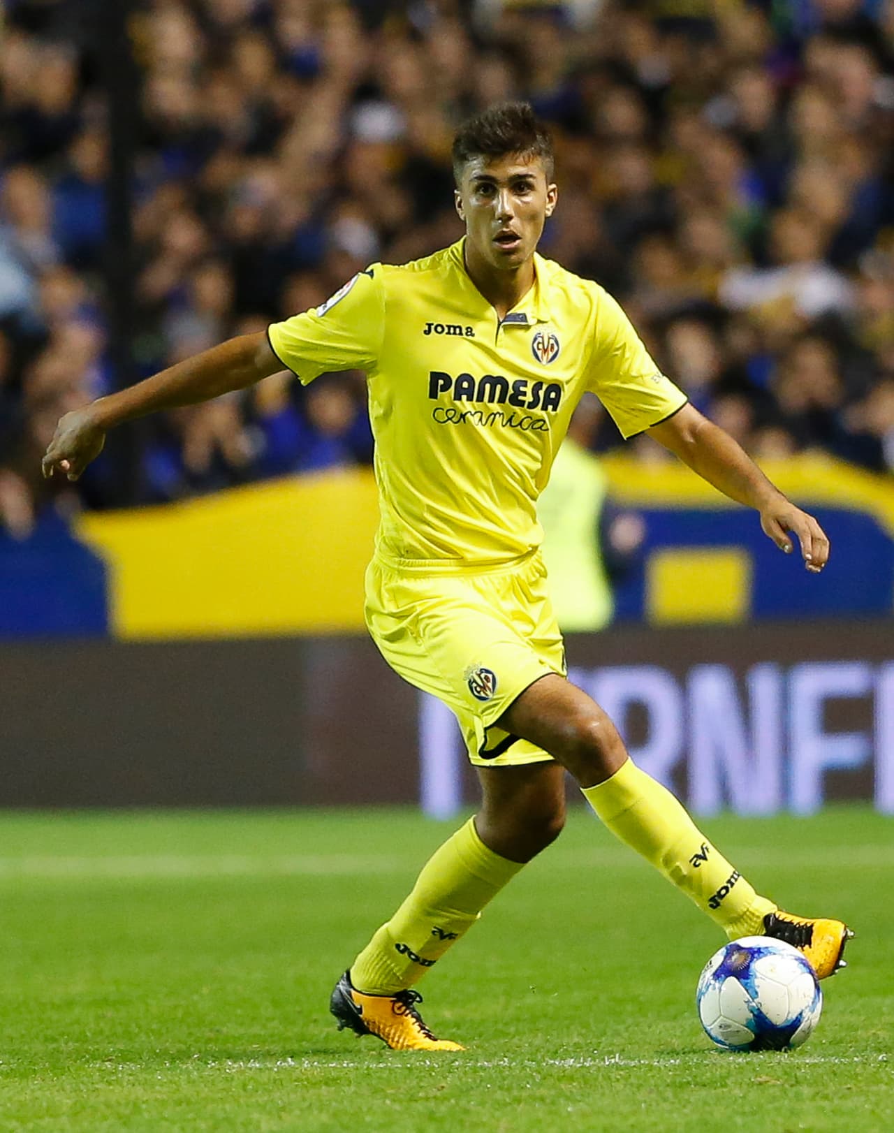 El joven español Rodrigo Hernández, del Villarreal, también sería objetivo de los 'Colchoneros' para esta temporada de fichajes.