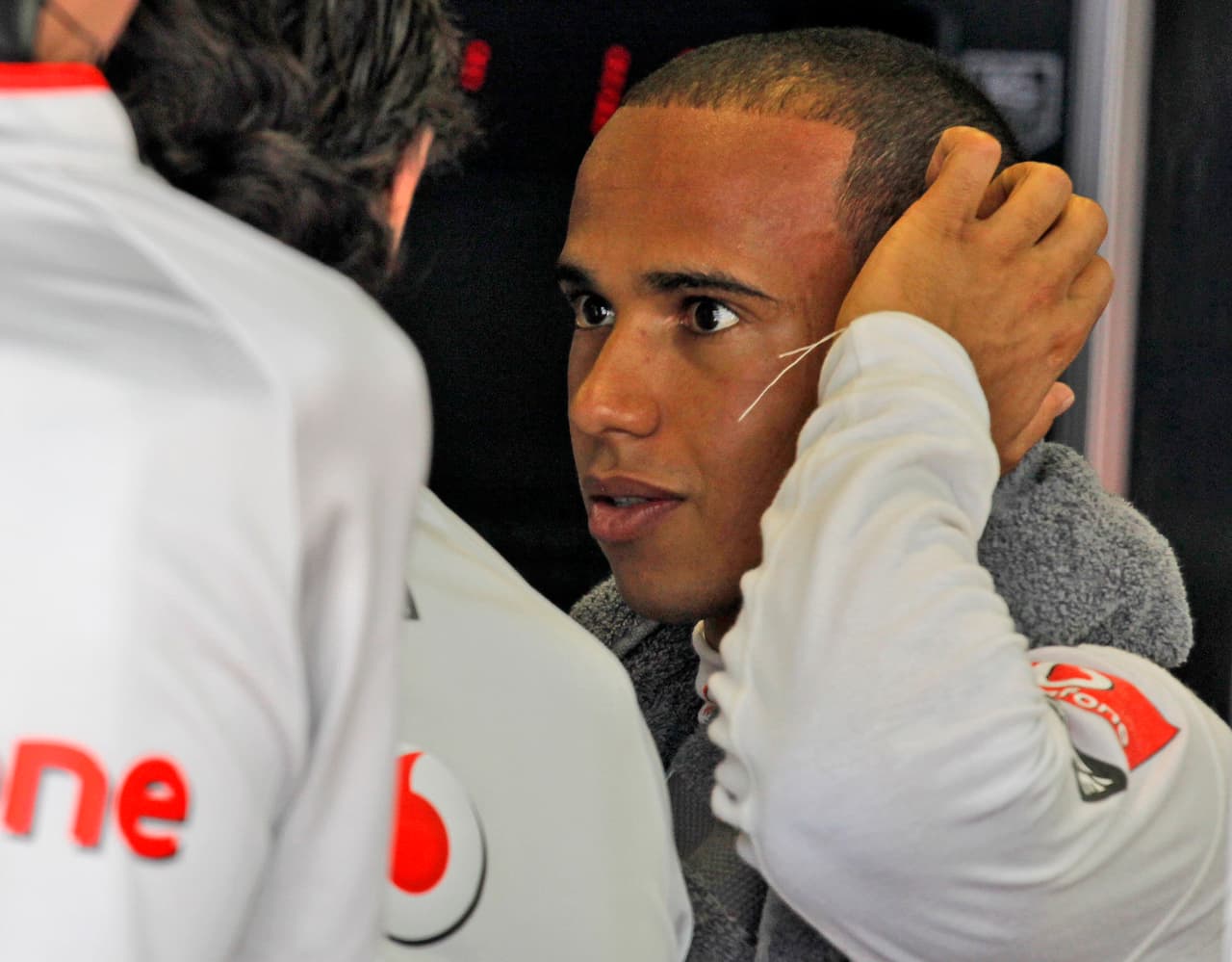 El 2009 fue terrorífico para Lewis Hamilton. Su tercer año con McLaren no fue lo mejor. Empezando por el GP de Monaco con una calificación en 19, que le llevó a recuperar y terminar en 12°.
