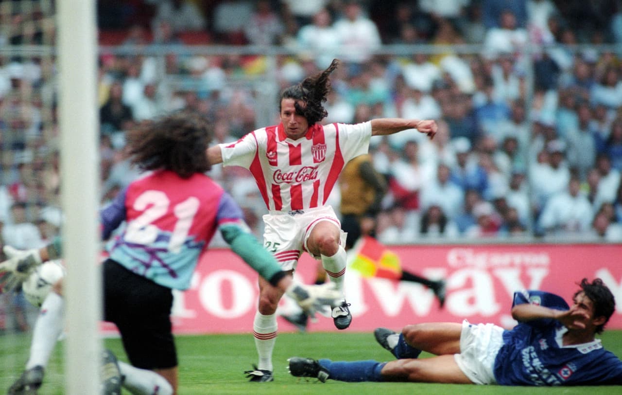 Una temporada después, los Rayos lograron el bicampeonato al superar a Celaya. Y se quedaron cerca del tricampeonato, pero cayeron ante Santos en el Invierno 1996.